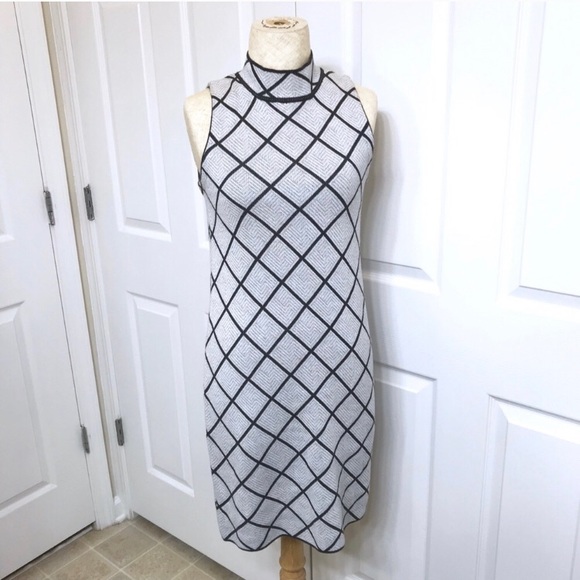 Romeo & Juliet Couture Sleeveless Sweater Dress - Picture 2 of 8